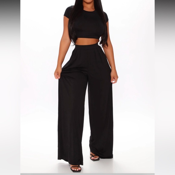 Crop top and pant set
FASHION NOVA - Picture 4 of 8